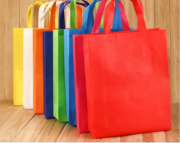 Las bolsas no tejidas son comunes en la vida